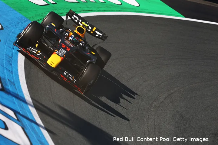 <i>Pérez kon Verstappen qua racesnelheid behoorlijk partij bieden.</i>
