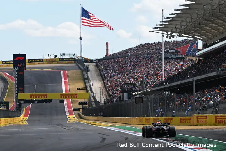 Max Verstappen op weg naar de winst voor de Sprint, Grand Prix van USA, 2024.