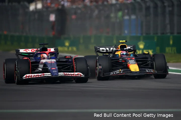sergio perez rb20 redbullracing gp mexico 2024 liam lawson gevecht