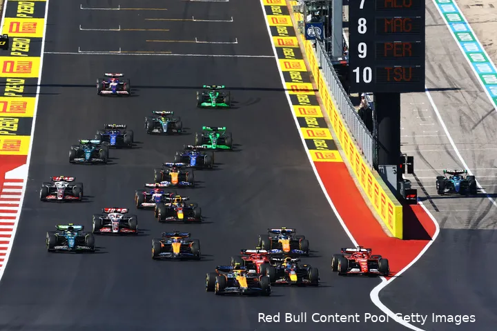 <i>Beide Ferrari-coureurs zijn aan elkaar gewaagd en dat helpt bij de constructeurs.</i>