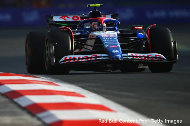 Yuki Tsunoda parkeerde zijn fraaie wagen helaas in de TechPro-barrière op zaterdag, Q2 Mexico.