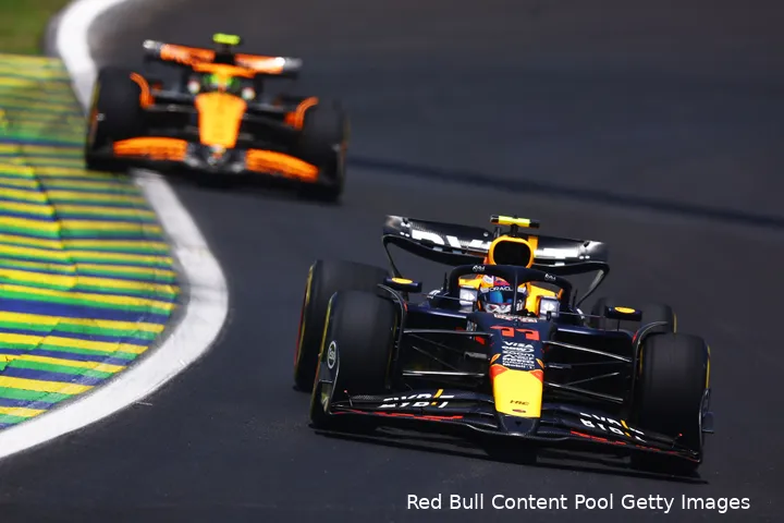 <i>Een wereld van verschil tussen McLaren en Norris.</i>