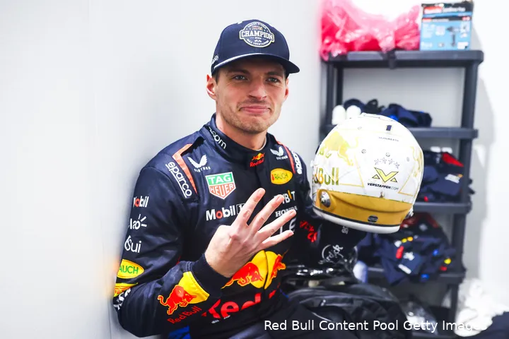 max verstappen 2024 wereldkampioen las vegas helm 1