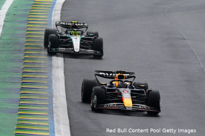 Verstappen reed van P17 naar P1 tijdens de Grand Prix van São Paulo.