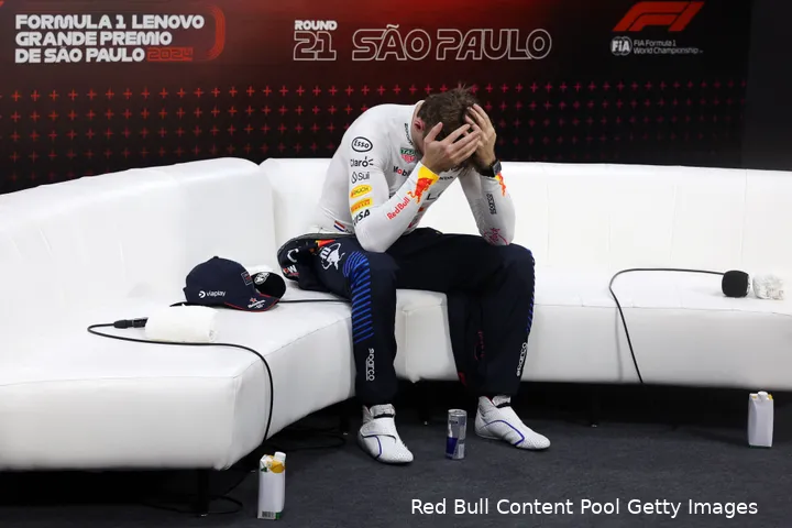 Het drukke programma weegt soms ook op Max Verstappen.&nbsp;