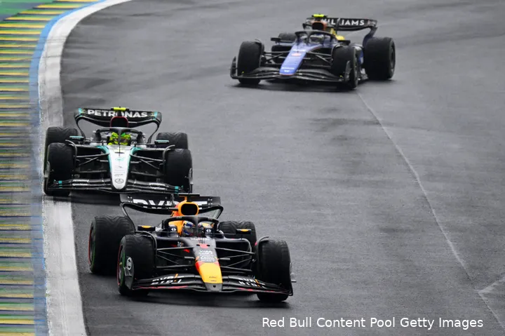 Er stond geen maat op Verstappen in Brazilië.