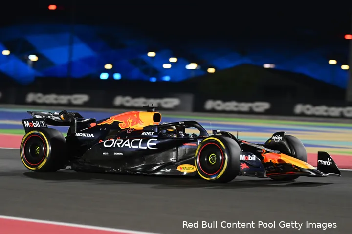 <i>Zelfs Verstappen kon weinig uitrichten met de RB20.</i>