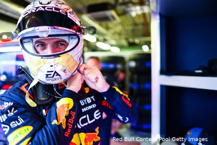 <i>Verstappen verloor twee plekken met het moment, maar het is wel leuk voor de highlights!</i>