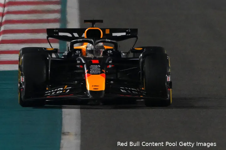 <i>Verstappen hoopt in 2025 op een voorspelbaardere auto.</i>