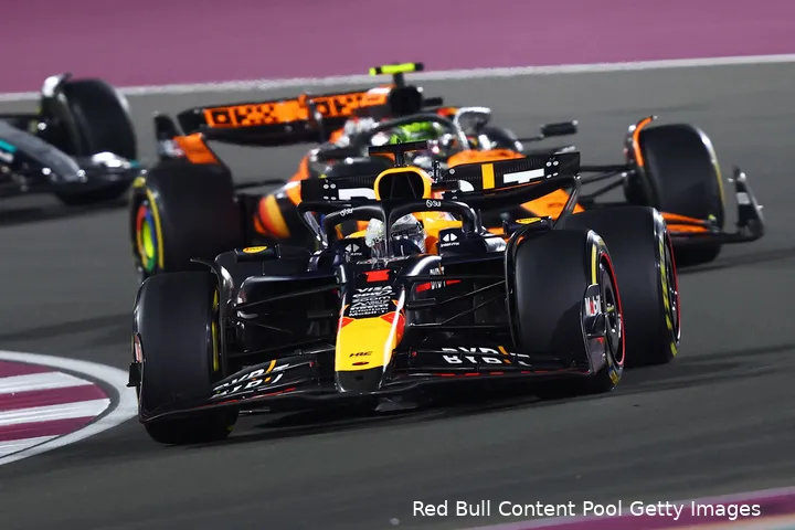 max verstappen lando norris qatar rb20 12 start 3