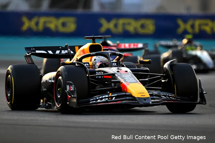 max verstappen rb20 red bull racing donker abu dhabi 2024 1124