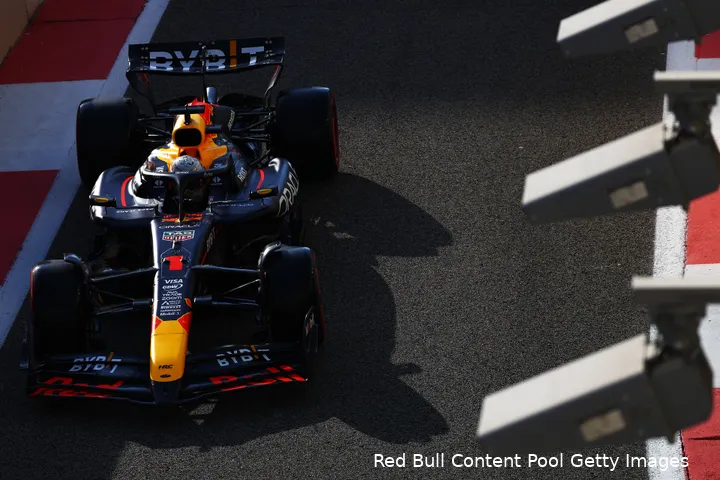 Surer heeft alleen maar lof voor Verstappen.