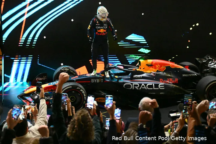<i>Verstappen toonde zijn spierballen in Qatar.</i>