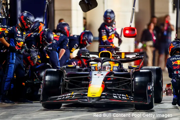 max verstappen red bull racing rb20 qatar 1 pitstop 124