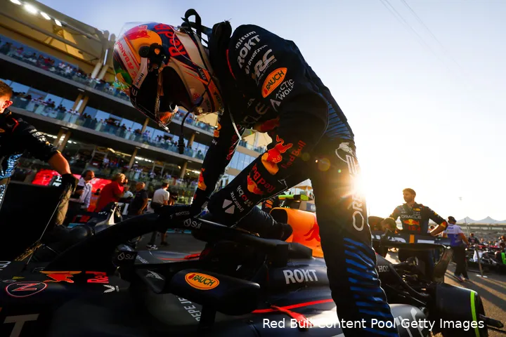 sergio perez abu dhabi 2024 91274 red bull racing 1