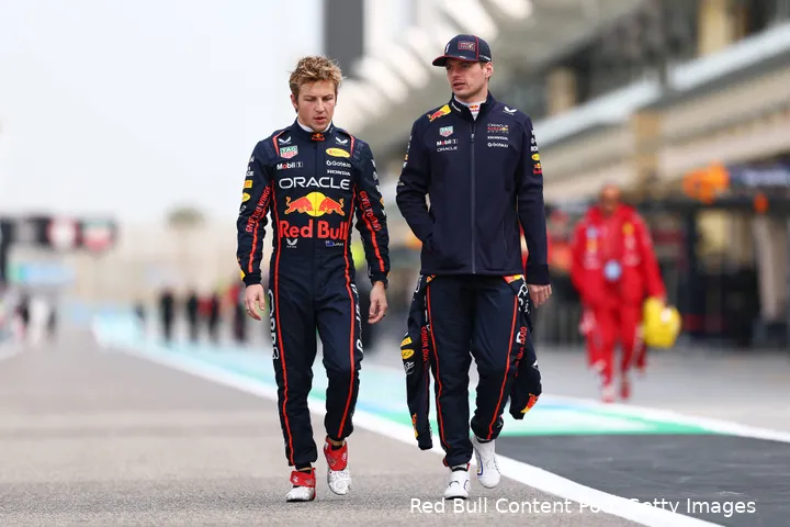 <i>De teamdynamiek bij Red Bull Racing lijkt Max Verstappen een voordeel te geven.&nbsp;</i>