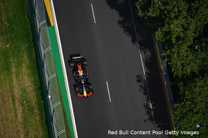 Verstappen kon de RB21 iets beter de sporen geven dan op vrijdag.