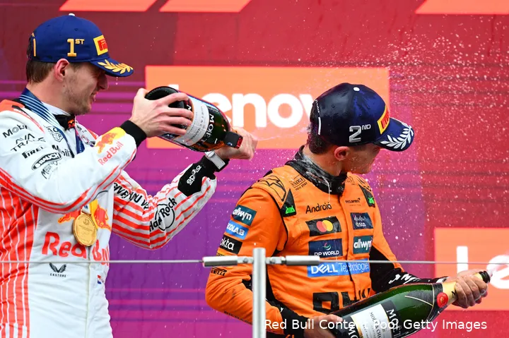 max verstappen lando norris podium japan 12