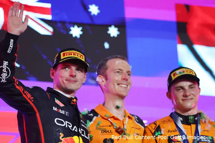 Verstappen zit McLaren nog steeds op de hielen in het WK.