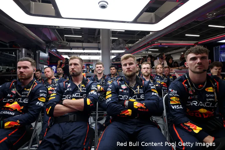 <i>Een domper voor de Red Bull-monteurs.</i>
