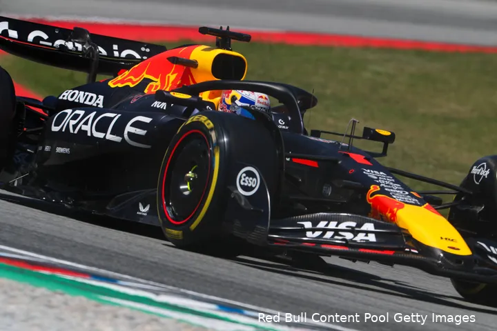 Tegen Verstappen vechten is iets heel anders.