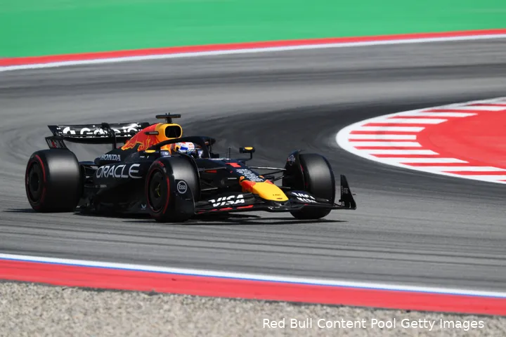 Verstappen hoopt direct bij de start toe te slaan.