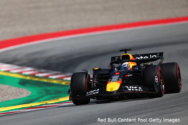 <i>Verstappen denkt dat de situatie met de vleugels weinig verandert in de race.</i>