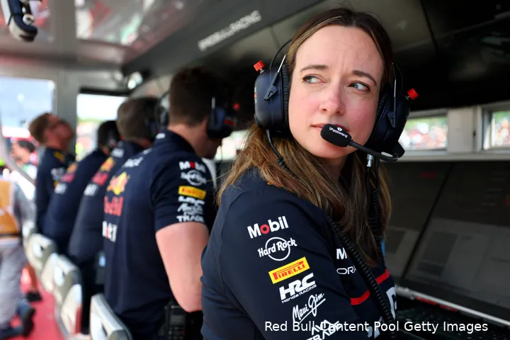 red bull racing hannah schmitz gp emilia romagna imola 2025 zaterdag