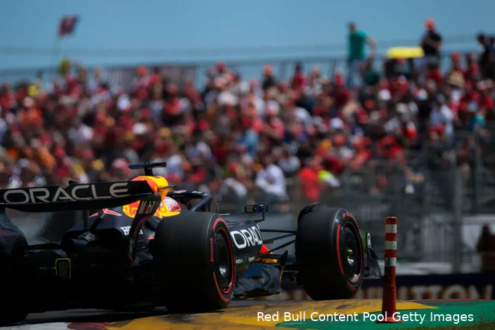 <i>Verstappen wil de mediumbanden bewaren voor de race.</i>