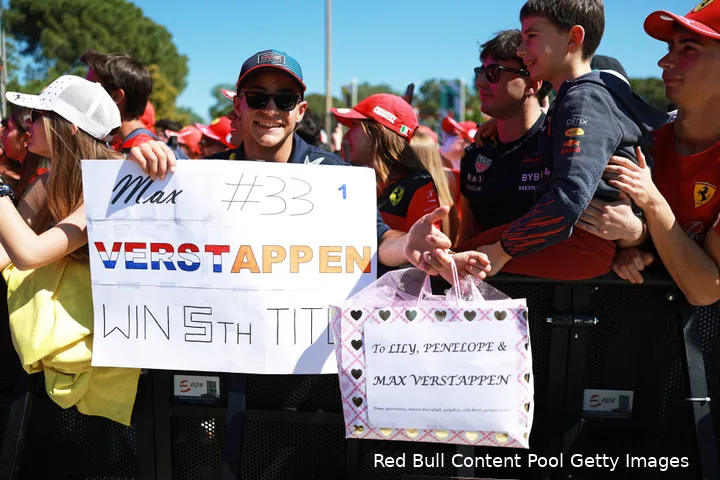 red bull racing max verstappen gp emilia romagna imola 2025 zaterdag fans