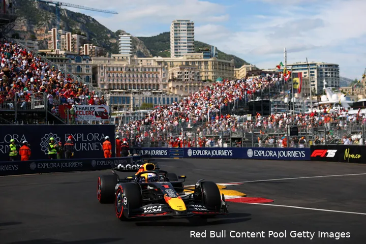 Red Bull is het topteam dat het misschien wel van teamwork moet hebben.