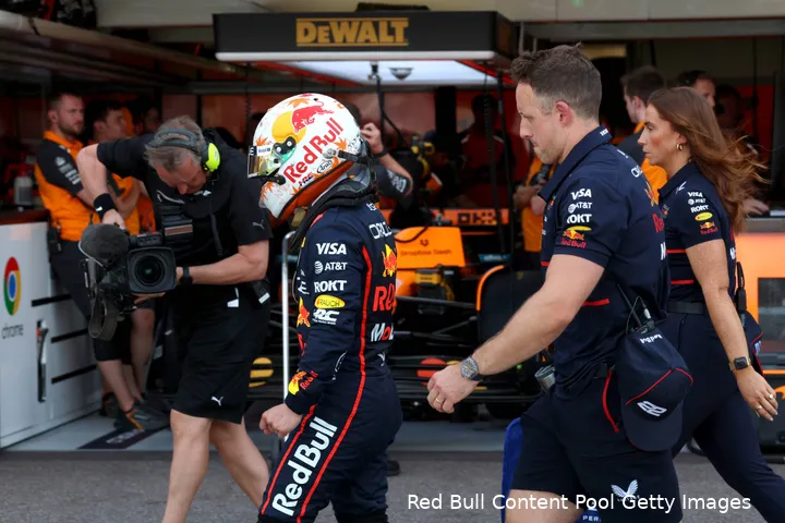 red bull racing yuki tsunoda zaterdag gp monaco 2025 pitstraat
