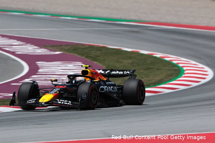 yuki tsunoda red bull racing 2025 vrijdag barcelona