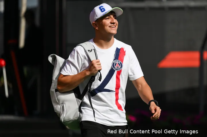 isack hadjar visa cash app racing bulls gp spanje 2025 zondag