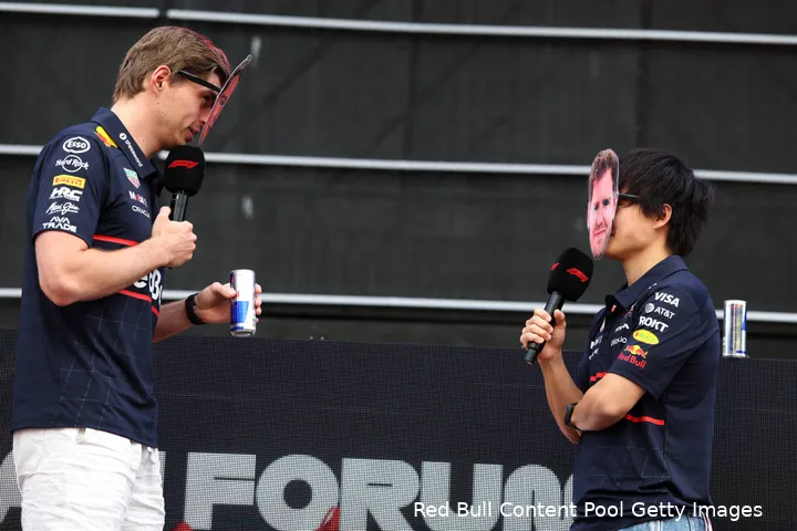 <i>Verstappen en 'Vettel'.</i>