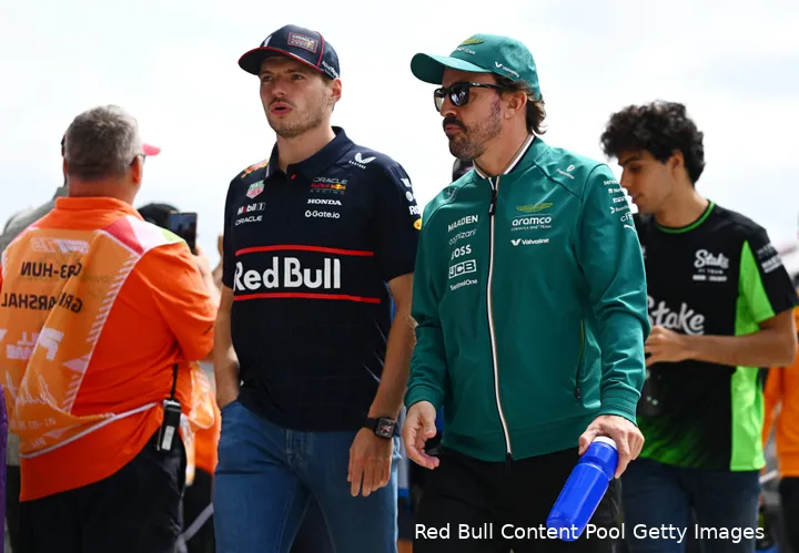 max-verstappen-fernando-alonso-2025-hongarije