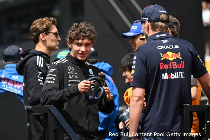 max-verstappen-george-russell-kimi-antonelli-zondag-hongarije