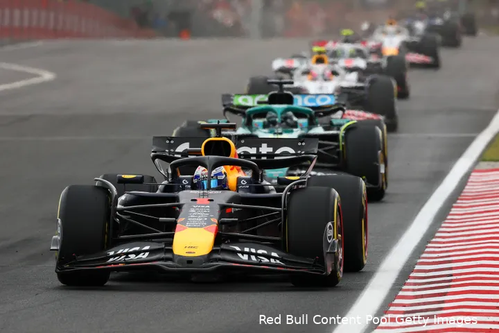 max-verstappen-zondag-race-hongarije-2025