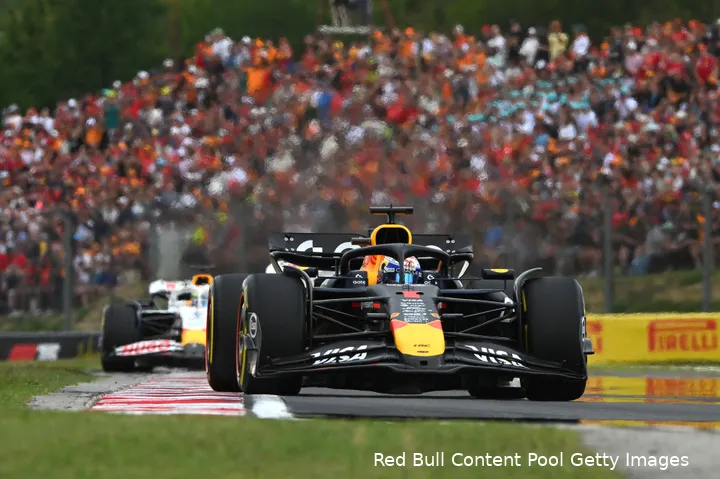 max-verstappen-zondag-race-hongarije-2025
