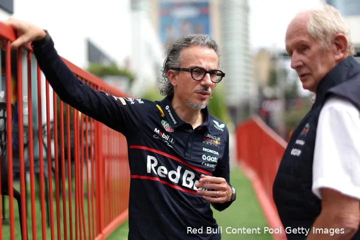 laurent-mekies-helmut-marko-red-bull-racing-vrijdag-bakoe-azerbeidzjan-2025