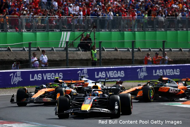 max-verstappen-red-bull-racing-ferrari-charles-leclerc-mclaren-oscar-piastri-lando-norris-gp-italie-2025-zondag-2