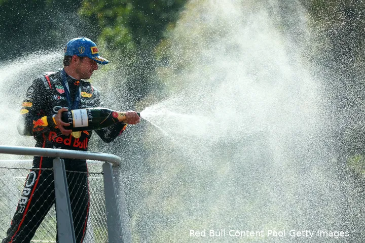 max-verstappen-red-bull-racing-gp-italie-2025-zondag-podium-monza-champagne