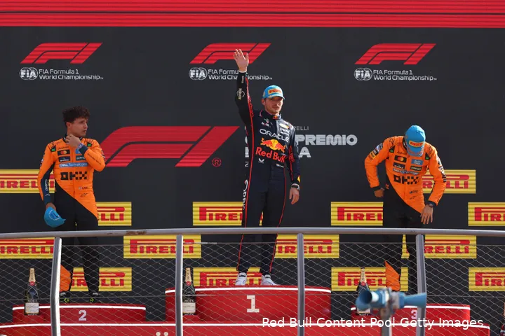 max-verstappen-red-bull-racing-lando-norris-oscar-piastri-mclaren-gp-italie-2025-zondag-podium-monza-10