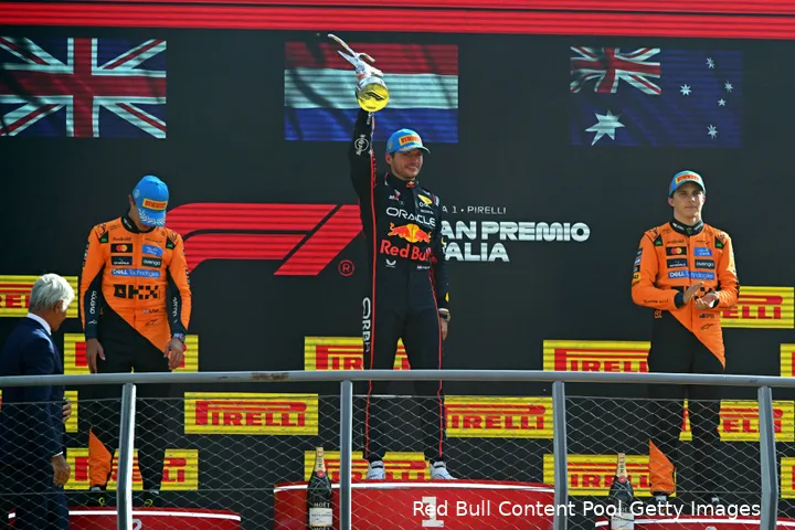 max-verstappen-red-bull-racing-lando-norris-oscar-piastri-mclaren-gp-italie-2025-zondag-podium-monza-3
