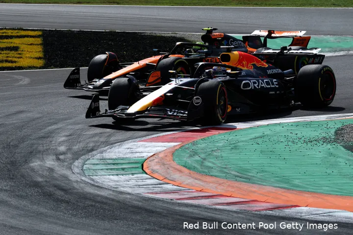 max-verstappen-red-bull-racing-mclaren-lando-norris-gp-italie-2025-zondag-7