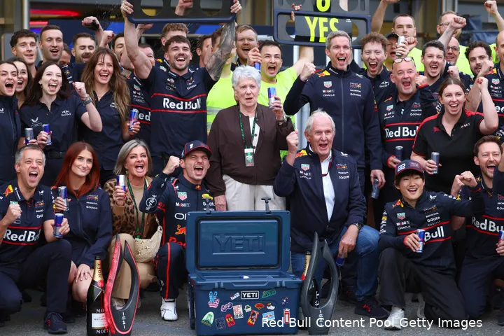 red-bull-racing-max-verstappen-helmut-marko-yuki-tsunoda-oma-gp-azerbeidzjan-2025-zondag-4