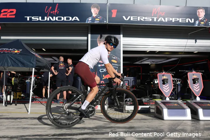 red-bull-racing-yuki-tsunoda-gp-italie-2025-donderdag-fiets