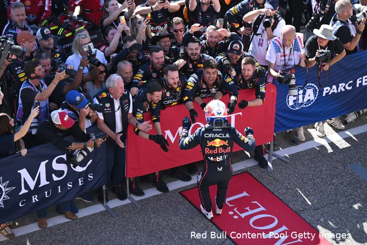 helmut-marko-max-verstappen-red-bull-racing-cota-zondag-2025