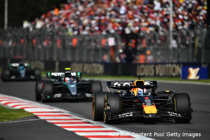kimi-antonelli-george-russell-mercedes-max-verstappen-red-bull-racing-mexico-zondag-2025