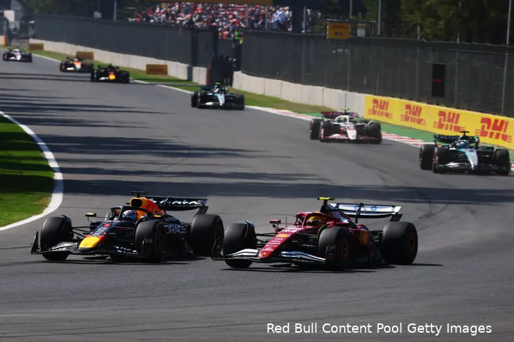 lewis-hamilton-ferrari-max-verstappen-red-bull-racing-mexico-zondag-2025